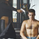 Nicolas Prattes Instagram – A casa do Diego não caiu, ela DESMORONOU! 🤯 Este camarada, que já não tem lá muita sorte, resolveu desafiar a líder da organização, e agora está diante de uma escolha difícil. 😢

Qual será a decisão que ele vai tomar? 😔 #TodasAsFlores