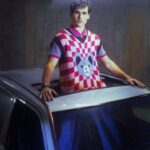 Nicolas Prattes Instagram – Avesso à monotonia e disposto a driblar os contratempos, Nicolas Prattes – uma das capas da L’Officiel Hommes Brasil – mergulha no personagem urbano despojado, mas sem deixar de lado o típico charme do “menino do Rio”. 

Além de já ter provado a habilidade na arte da interpretação, o ator é do tipo completo – também dança, canta e quase virou jogador de futebol. 

No link da bio, confira entrevista e editorial exclusivo com o Nicolas Prattes. 

A edição 30 vem repleta de moda, lifestyle, entretenimento e uma percepção profunda das diferentes questões do mundo, dando voz a quem precisa ser ouvido e contemplando a elegância mais racional e conectada com as questões contemporâneas.
A nova L’Officiel Hommes pode ser encontrada nas bancas de todo o Brasil, e também nos aplicativos do GoRead, Claro Banca, Pressreader e Revistaria S.

Fotografia @fredothero
Convidado @nicolasprattes
Editora de Moda @anaparisi.stylist
Beleza @raulmelomake
Texto @carlastag 
Diretora de redação @patriciafavalle
Diretora de arte @mariliamartins
Editor digital @pedrobuzzatto
Vídeo @raphaellpacheco
Produtora Executiva @alessandra.drocca
Assistente de Foto @vh.novaes
Assistentes de Moda @rafaelabrunoro e @jonathansaid
Tratamento de imagem @vwretouch 
Agradecimentos @externa_brasil @oacervo