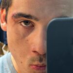 Nicolas Prattes Instagram – Invadi o celular do @nicolasprattes e trago fotos dos bastidores de #TodasAsFlores para vocês 💐 Vocês amam o Diego igual a mim?