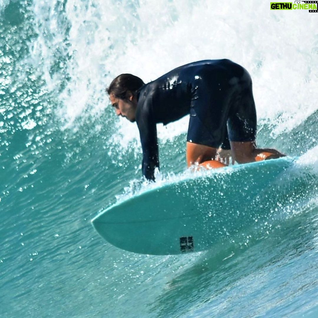 Nicolas Prattes Instagram - Bom dia na Água ! 💙