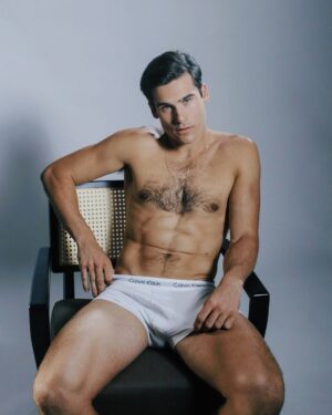 Nicolas Prattes Instagram - Os clássicos da @calvinkleinbrasil são sinônimos de elegância, conforto e estilo.

#mycalvins