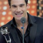 Nicolas Prattes Instagram – O vencedor na categoria ‘Ator Coadjuvante’ é… @nicolasprattes! 🏆 #MelhoresDoAno #Domingão