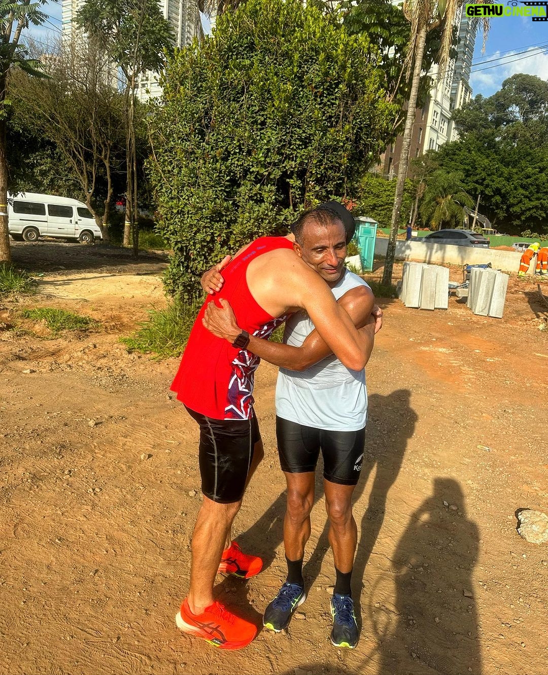 Nicolas Prattes Instagram - 34 km de Sábado…. Com essa equipe, tudo fica mais fácil. Amanhã tem matéria no Esporte Espetacular! Não percam 💙🌟