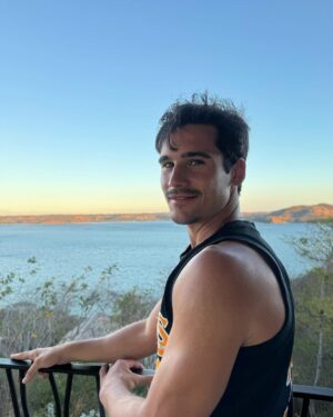 Nicolas Prattes Instagram - Suspensão e Dilatação do Tempo ❤️