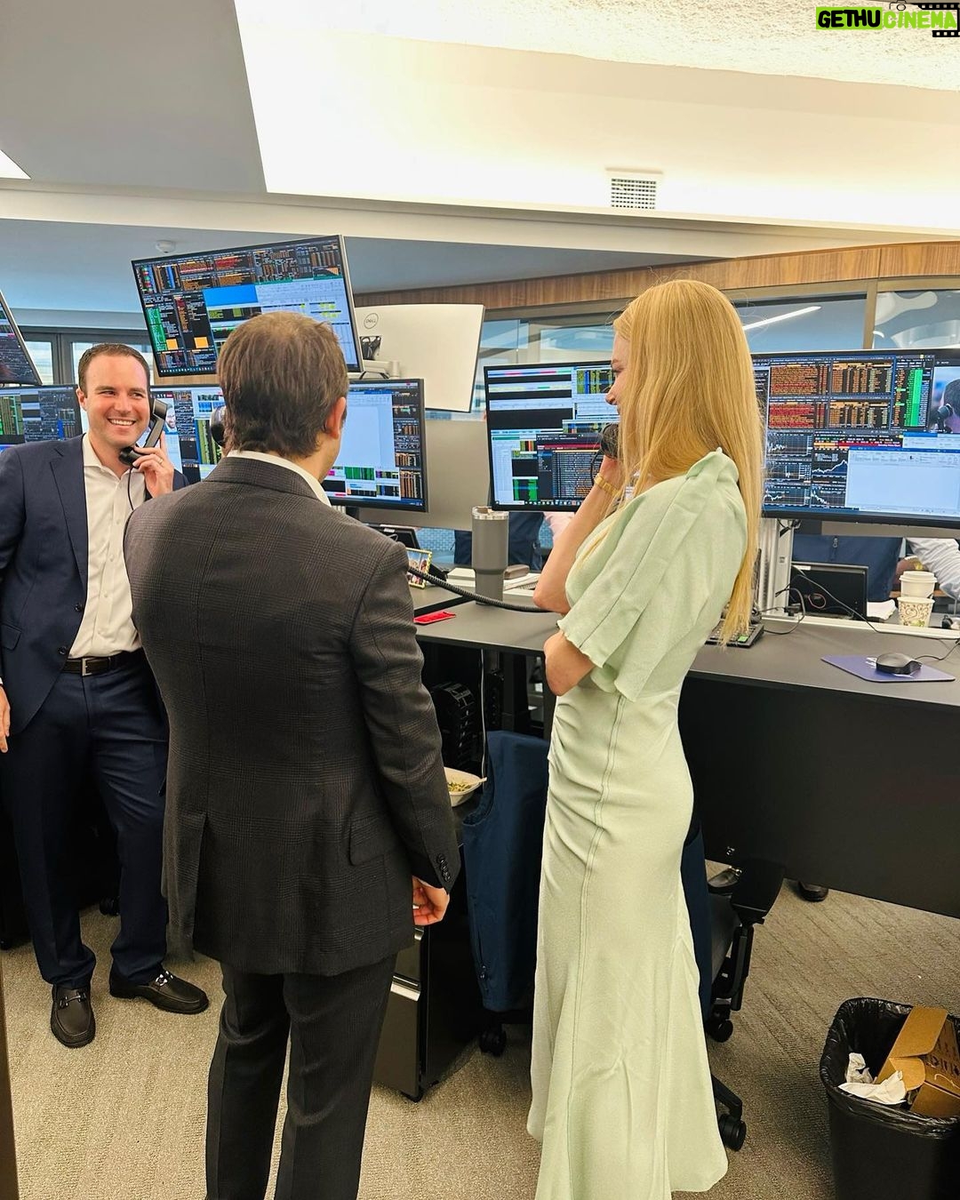 Nicole Kidman Instagram - Honored to be out on the trading floor at @CFReliefFund’s #CharityDay2023 in support of @IATSE & @MPTF, and the Breast Cancer Research Center at @VUMC_Cancer 💙