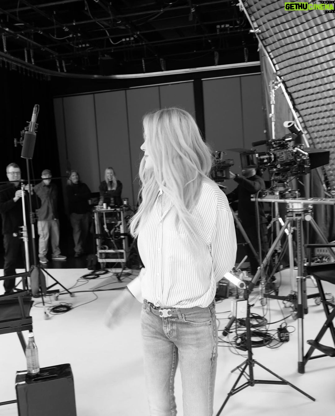 Nicole Kidman Instagram - Set life, with the @AmericanFilmInstitute 📸✨