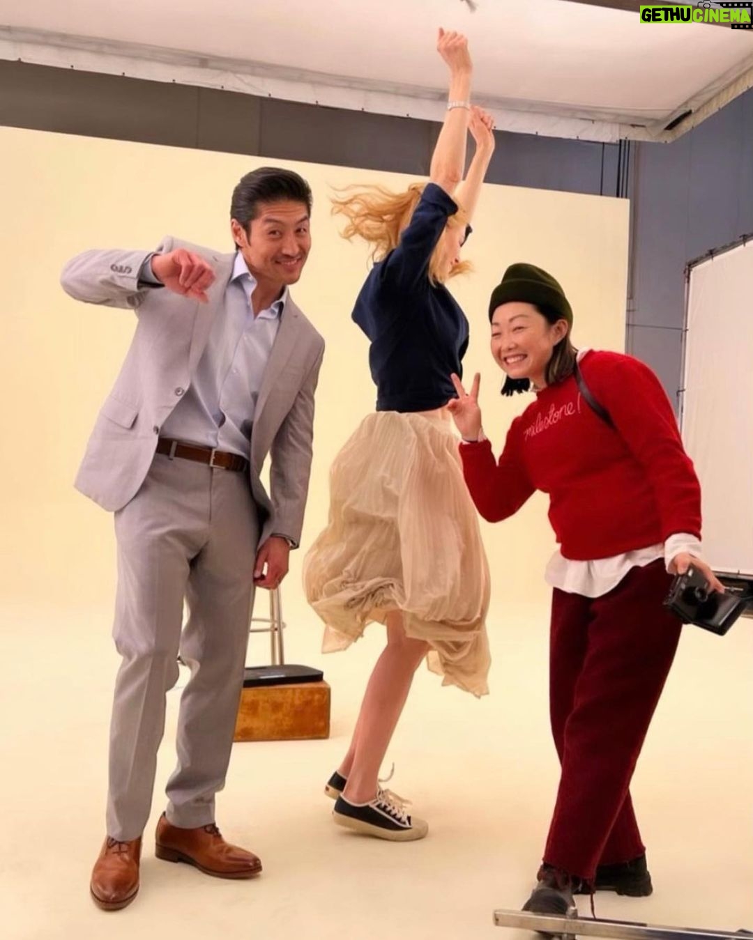 Nicole Kidman Instagram - Thatโs a wrap on #Expats! So lucky to work with such a darling and inspired director @ThumbeLulu and alongside a brilliant cast & crew, including my on-screen husband @Brian_Tee ๐ Thank you everyone! Excited for you to see what we have created ๐