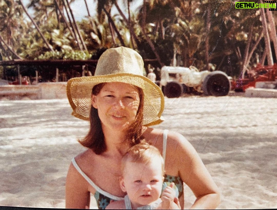 Nicole Kidman Instagram - Reminiscing… wonderful memories with my mumma back in #Hawaii ❤️ Happy Mother’s Day mumma, and to all the mothers in the world… Happy #MothersDay 😘