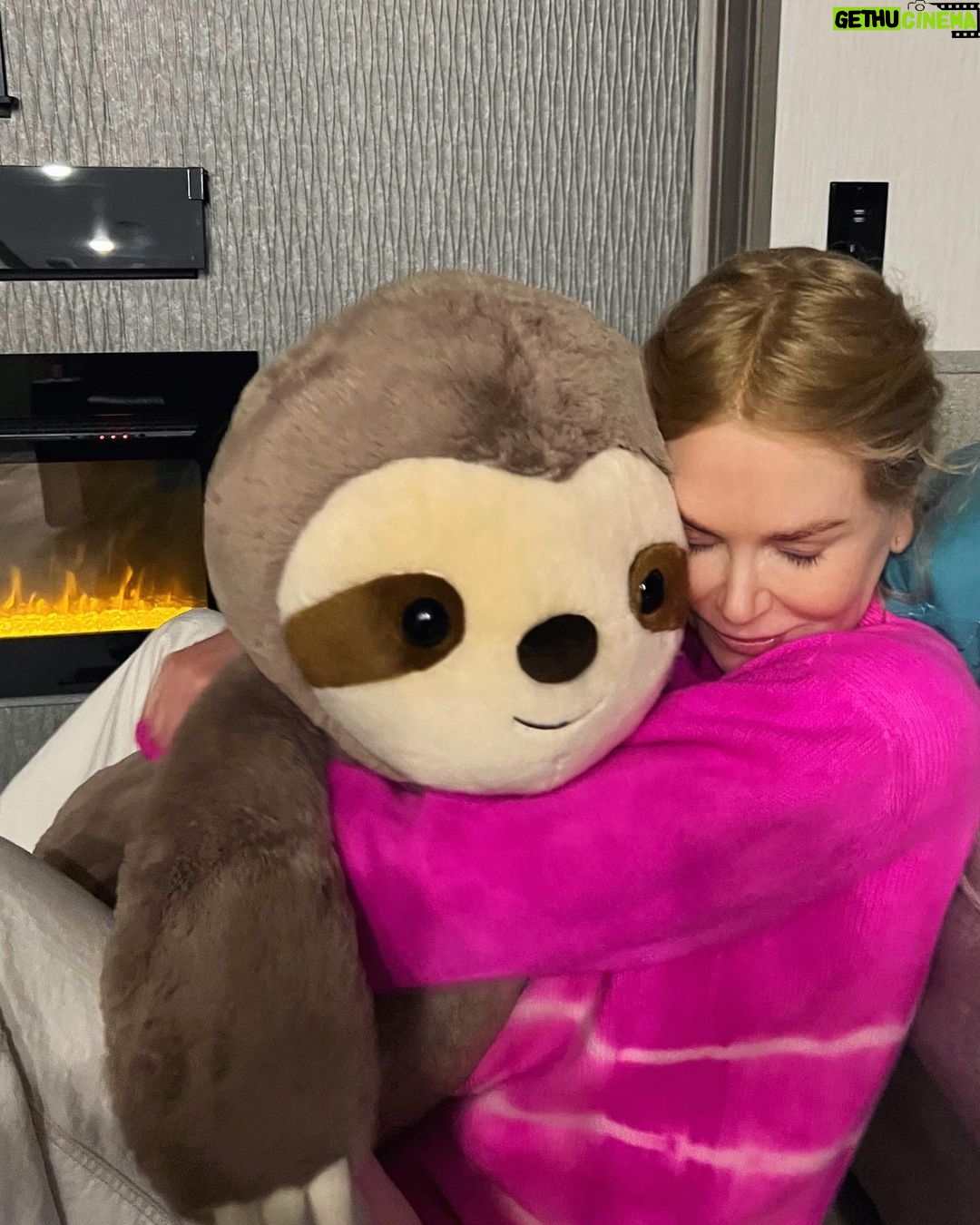 Nicole Kidman Instagram - Friday comforts ❤️ sloths