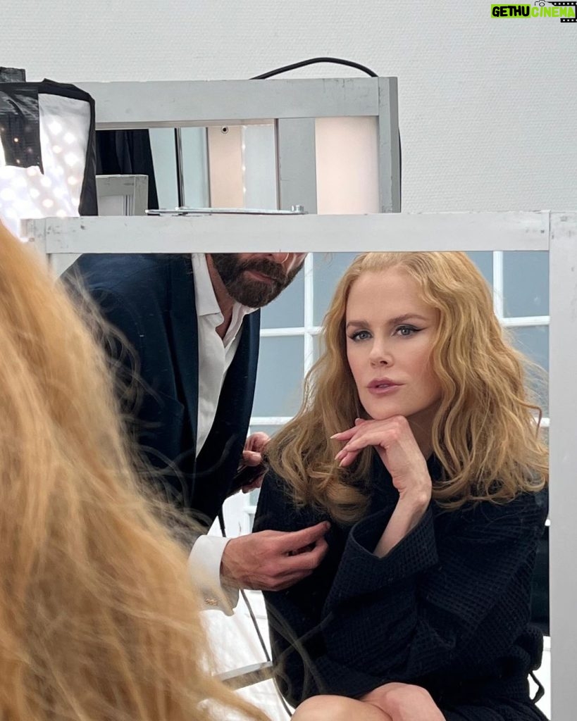 Nicole Kidman Instagram - Backstage 🖤 #Balenciaga Paris, France