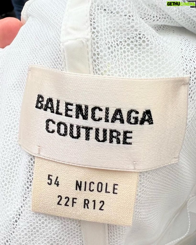 Nicole Kidman Instagram - Backstage 🖤 #Balenciaga Paris, France