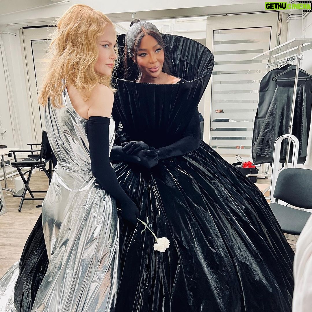 Nicole Kidman Instagram - Love her ❤️ @Naomi #Balenciaga Paris, France