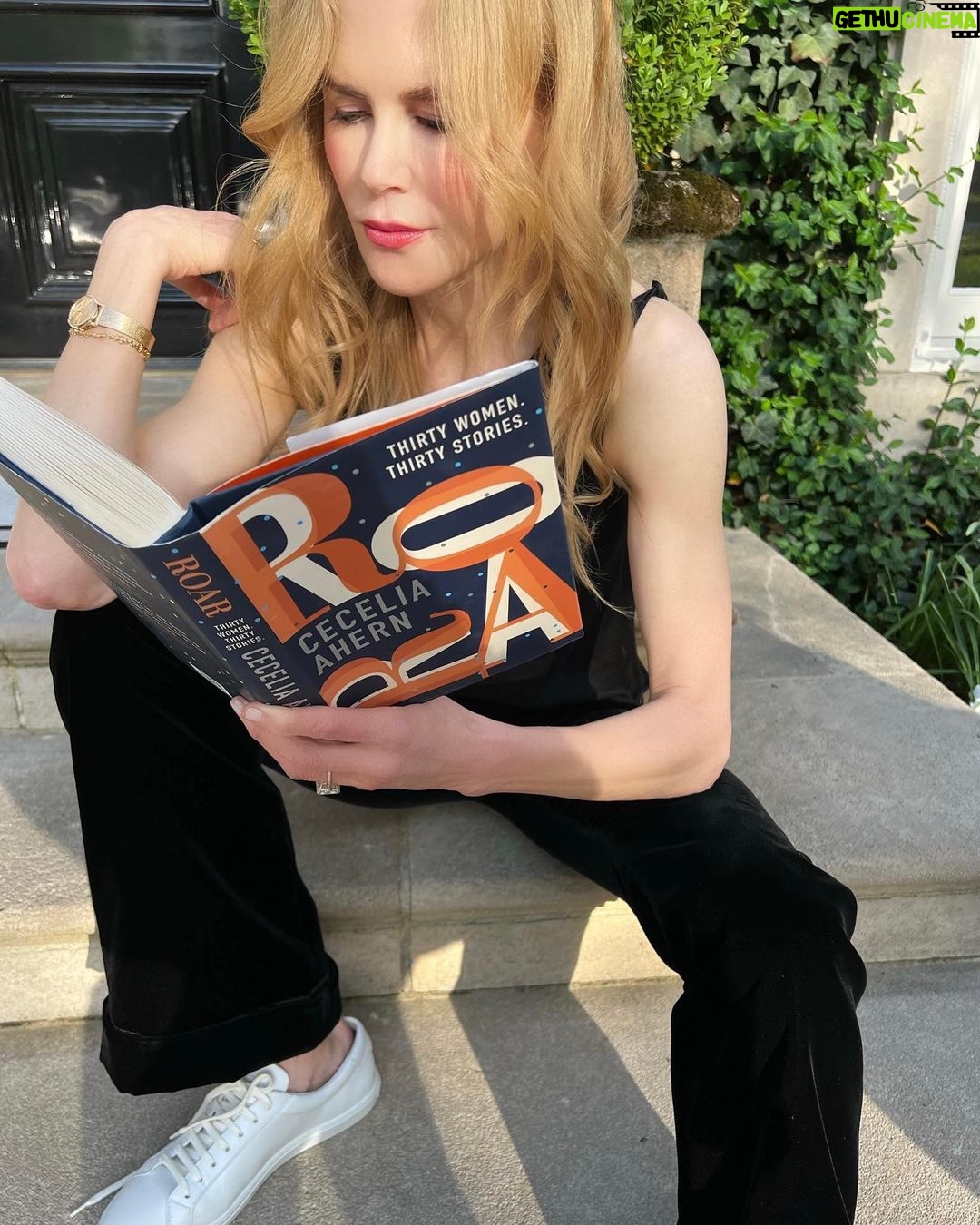 Nicole Kidman Instagram - Celebrating #WorldBookDay with our amazing author of #Roar, @Official_CeceliaAhern 😍📖 Our series from @BlossomFilms is now streaming on @AppleTVPlus xx