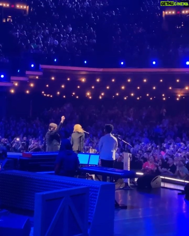 Nicole Kidman Instagram - Honored to be a part of Hometown Rising last night ❤️ @LorettaLynnOfficial @KeithUrban @Breland Grand Ole Opry