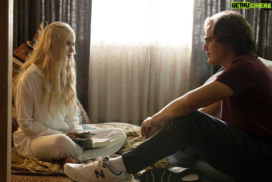 Nicole Kidman Instagram - The Marconis. Love. Family. ✨ #MichaelShannon @AsherKeddieOfficial @GraceVanPatten @Hal_Cumpston #NinePerfectStrangers on @Hulu xx Tranquillum House
