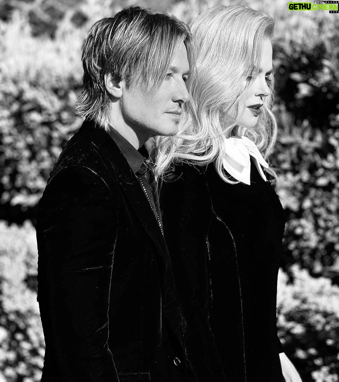 Nicole Kidman Instagram - So honored to be surrounded by my fellow actors at the #SAGAwards this evening ❤️✨ #BeingTheRicardos @YSL @AnthonyVaccarello
