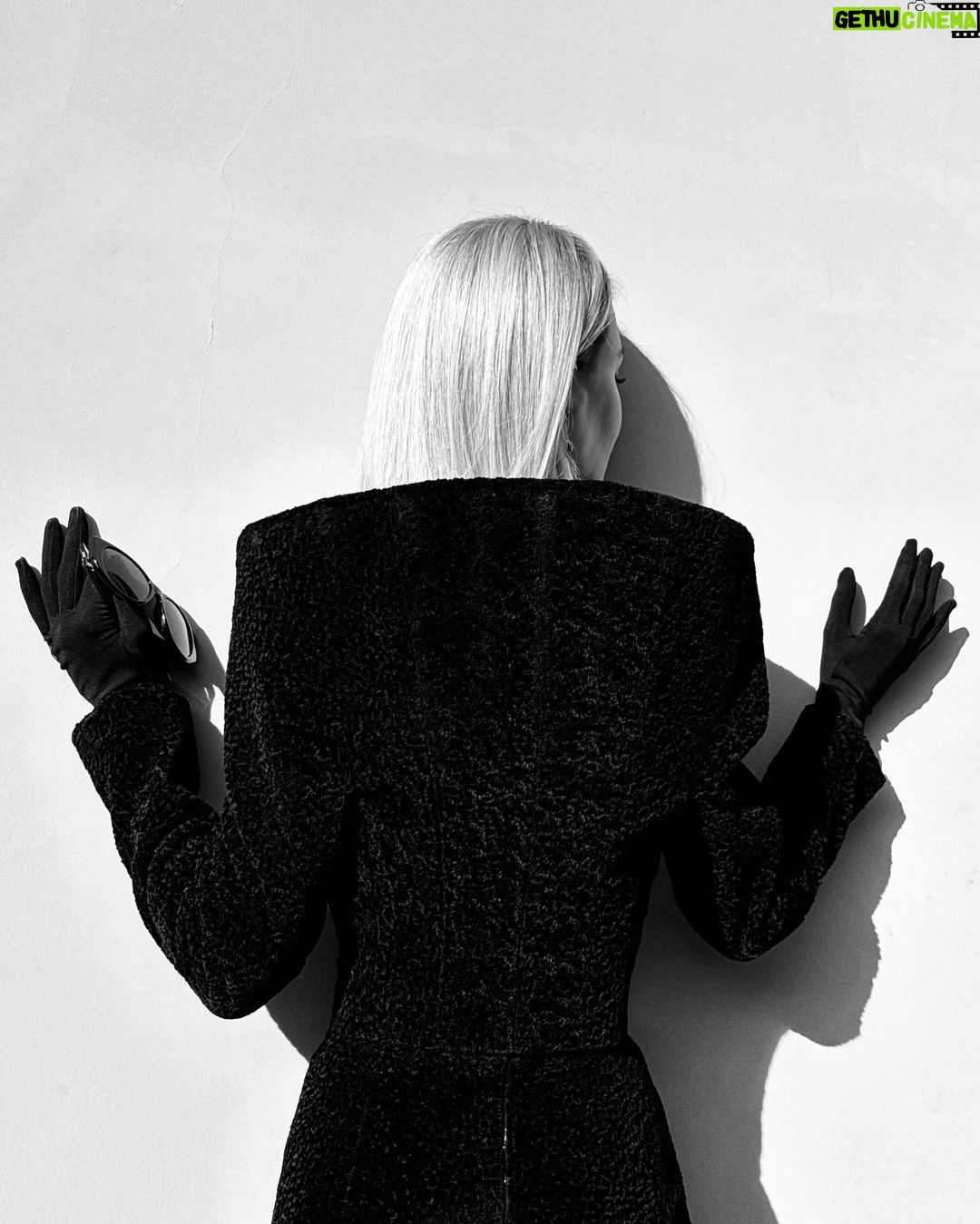 Nicole Kidman Instagram - BALENCIAGA FALL 2024 🖤