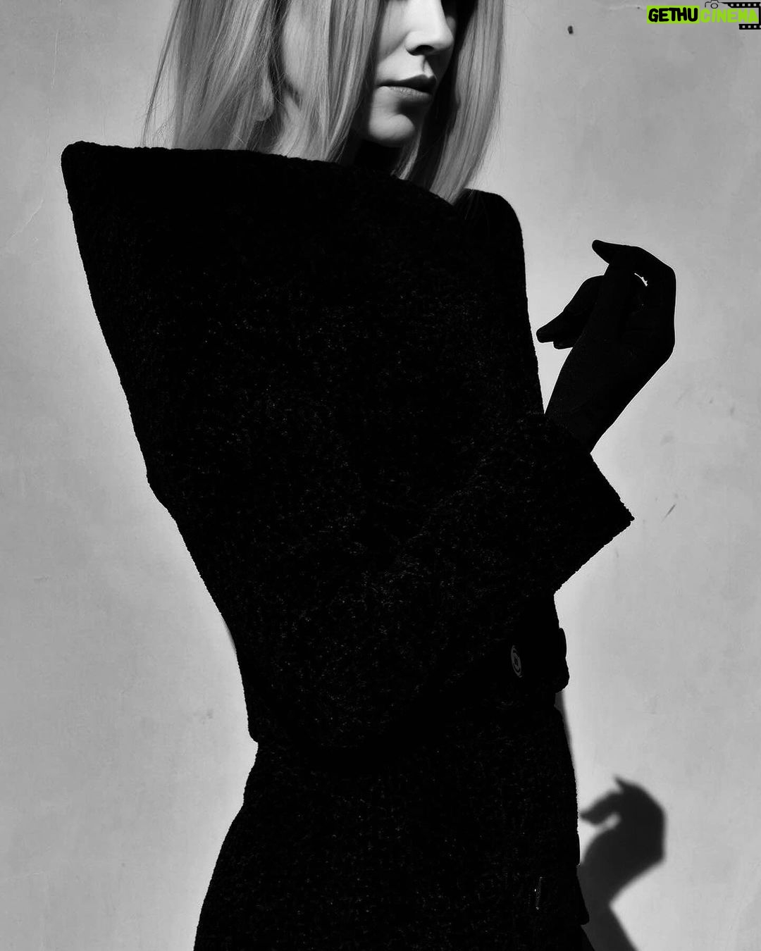 Nicole Kidman Instagram - BALENCIAGA FALL 2024 🖤