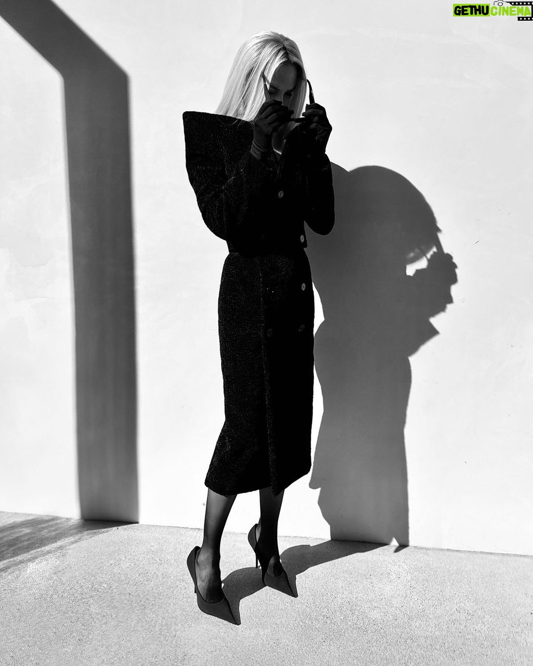 Nicole Kidman Instagram - BALENCIAGA FALL 2024 🖤