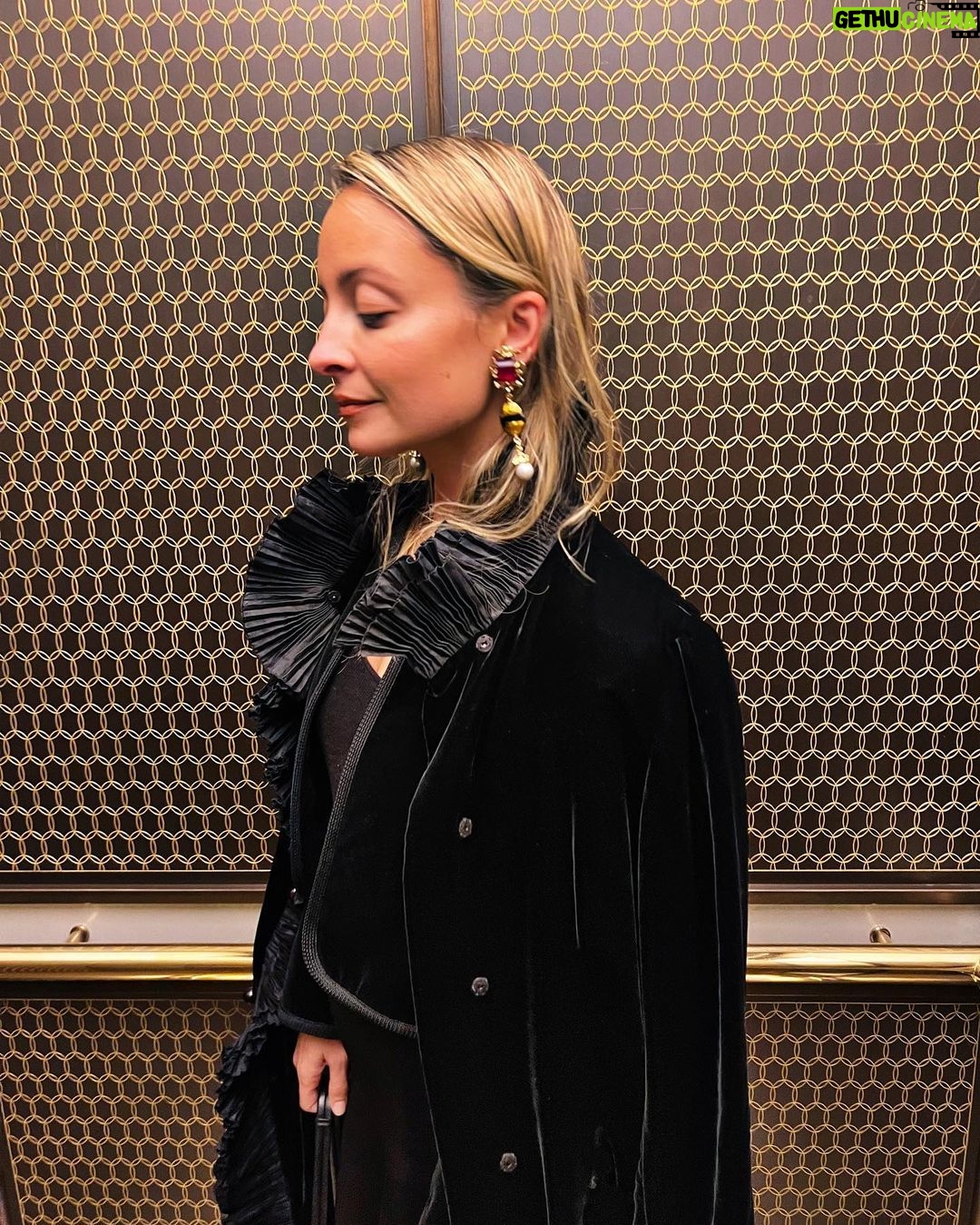 Nicole Richie Instagram - Oui Ouis & Wee Wees 🇫🇷👰♀️🍆