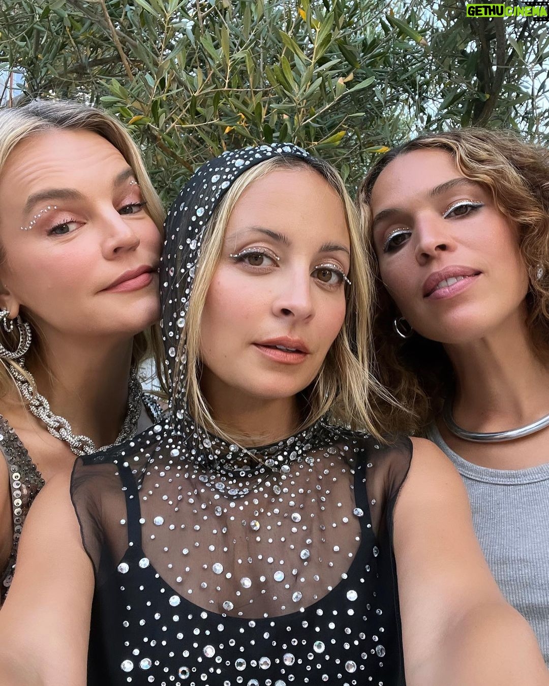 Nicole Richie Instagram - And THAT is how you put on a show. đâī¸đĒŠ