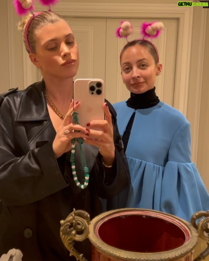 Nicole Richie Instagram - Oui Ouis & Wee Wees 🇫🇷👰♀️🍆