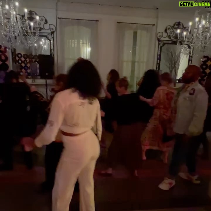 Nicole Richie Instagram - 1000 degrees. Level 10 energy. And 7 matching crawfish mini dresses. We really DID IT. #Jazzfest 🎷 New Orleans, Louisiana