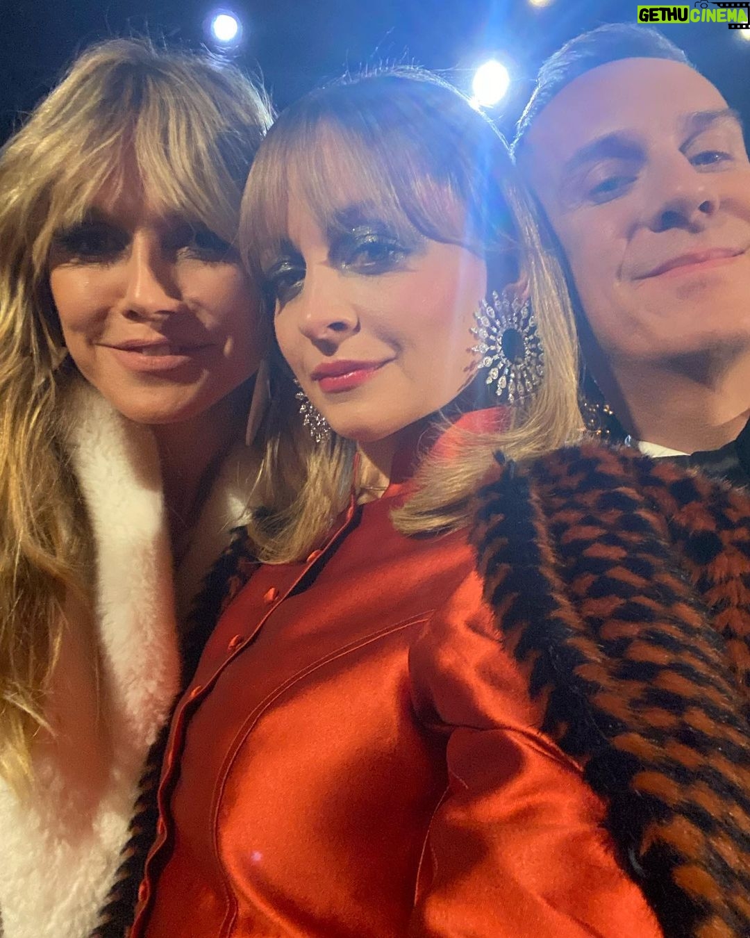 Nicole Richie Instagram - I’m back because, well… sex sells. @makingthecuttv Season 3.