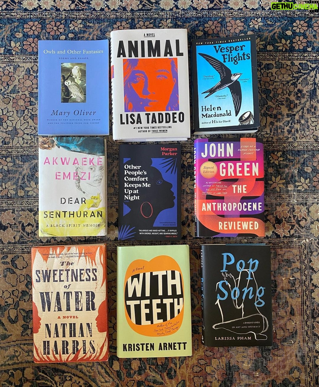 Nicole Richie Instagram - My summer reads and last set of books i will have read in my 30s 👵🏽