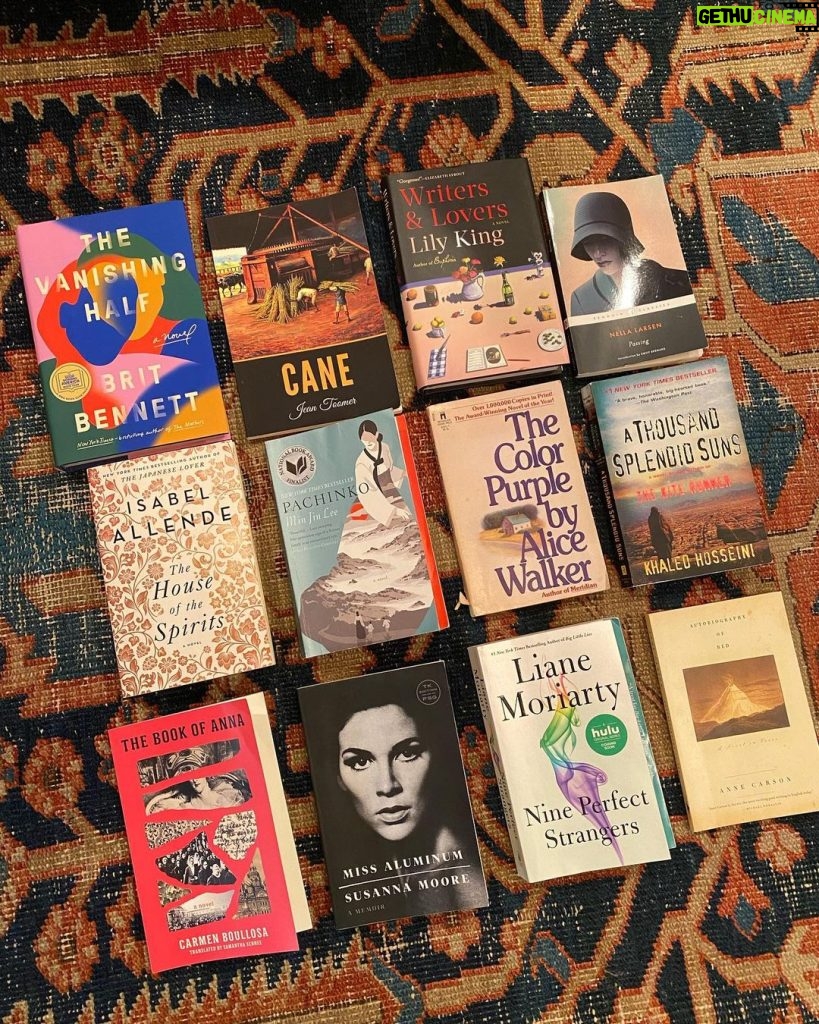 Nicole Richie Instagram - All of the places I traveled to this summer 🌞. Not being able to go to bookstores and have conversations with strangers about books has been one of the biggest bummers of quarantine for me. So I’ll do it here. Lets discuss...