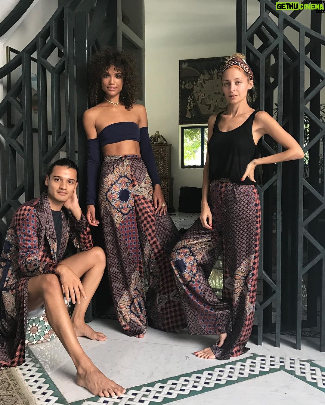 Nicole Richie Instagram - TOMORROW 9/23 Im going live as the keynote speaker for #RevolveU to talk all things @houseofharlow1960 with @katherinepower and its going to be scandalous.