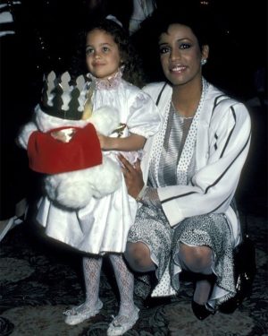 Nicole Richie Instagram - Dear Mom, I think we would all appreciate a class by you called “How To Slay Every Decade.” I love you ♥️ Happy Mothers Day