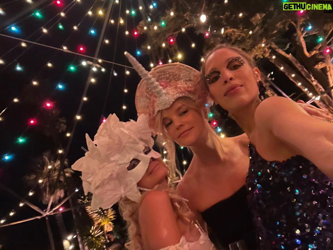 Nicole Richie Instagram - It is upon us ✨ #VirgoSeason 🌕
