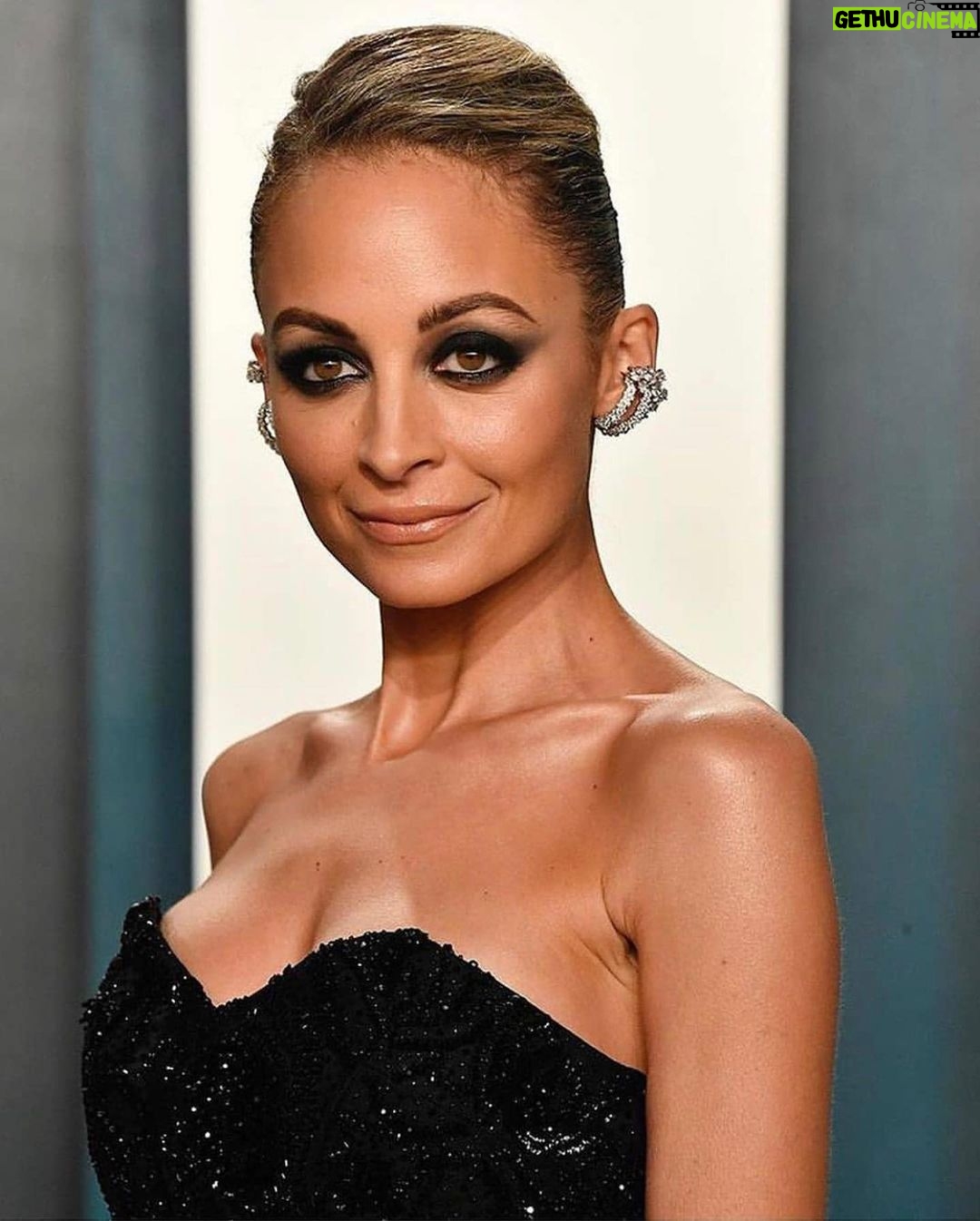 Nicole Richie Instagram - Party Time 🖤 #EtroCouture