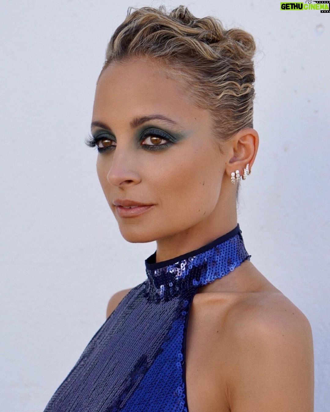 Nicole Richie Instagram - Trying out new gardening looks @houseofharlow1960 @itsnikkifresh