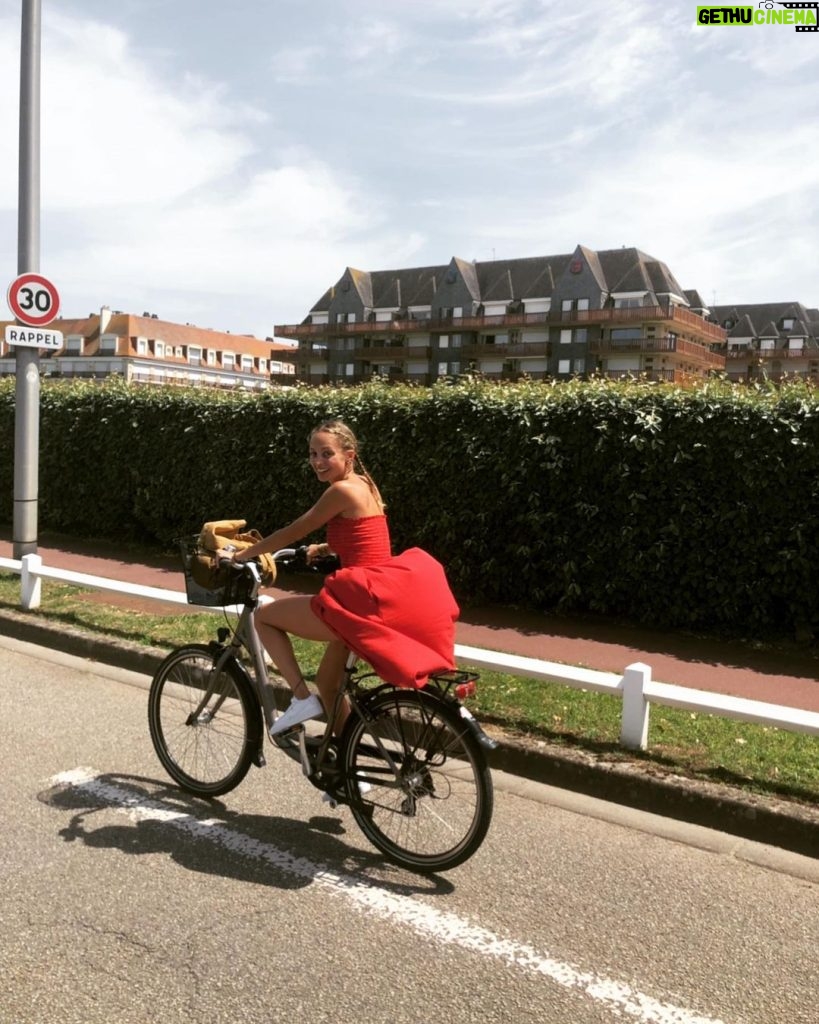 Nicole Richie Instagram - Went for a morning bike ride in Deauville because I wanted to be cute OKAY? ❤️🇫🇷