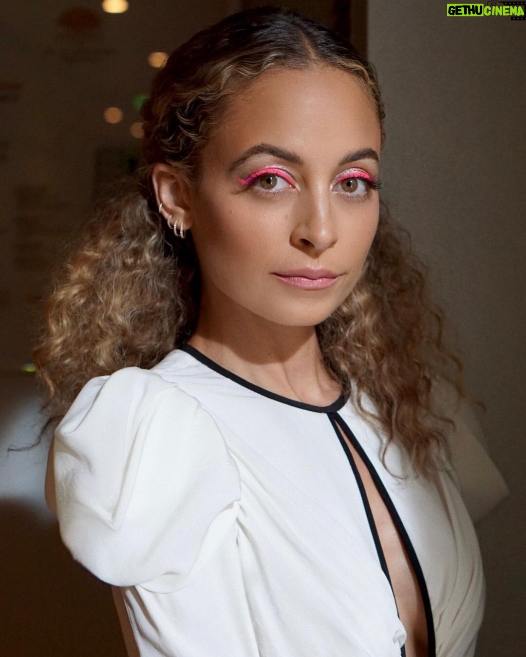 Nicole Richie Instagram - @giambattistavalli 🇫🇷💋