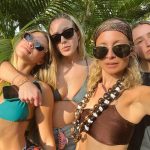 Nicole Richie Instagram - With people I know and love, & with people I don’t know at all. 🌺🌸🌺