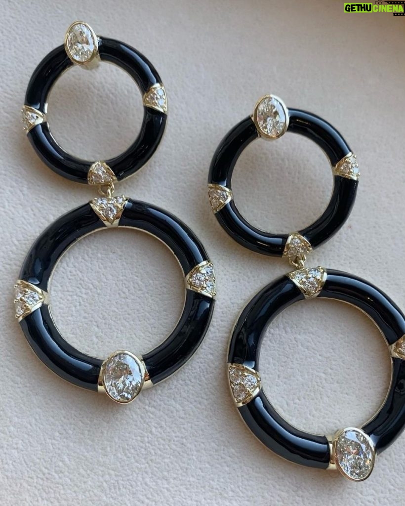 Nicole Richie Instagram - Jewels for a Queen 🖤 Custom @houseofharlow1960 enamel and white diamond door knocker earrings, cocktail ring, and oval studs for @Adele.
