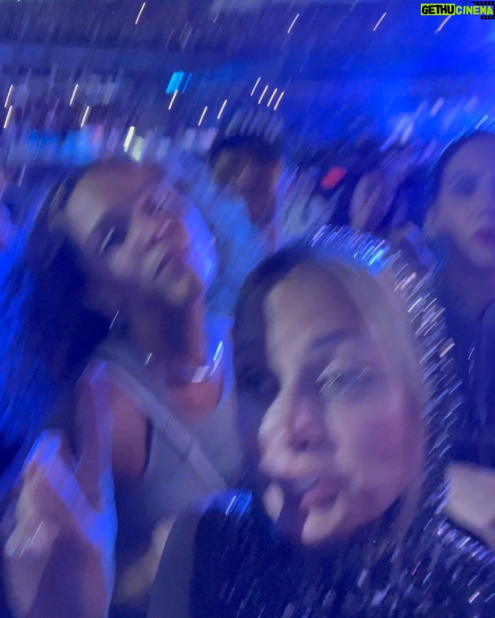 Nicole Richie Instagram - And THAT is how you put on a show. đâī¸đĒŠ