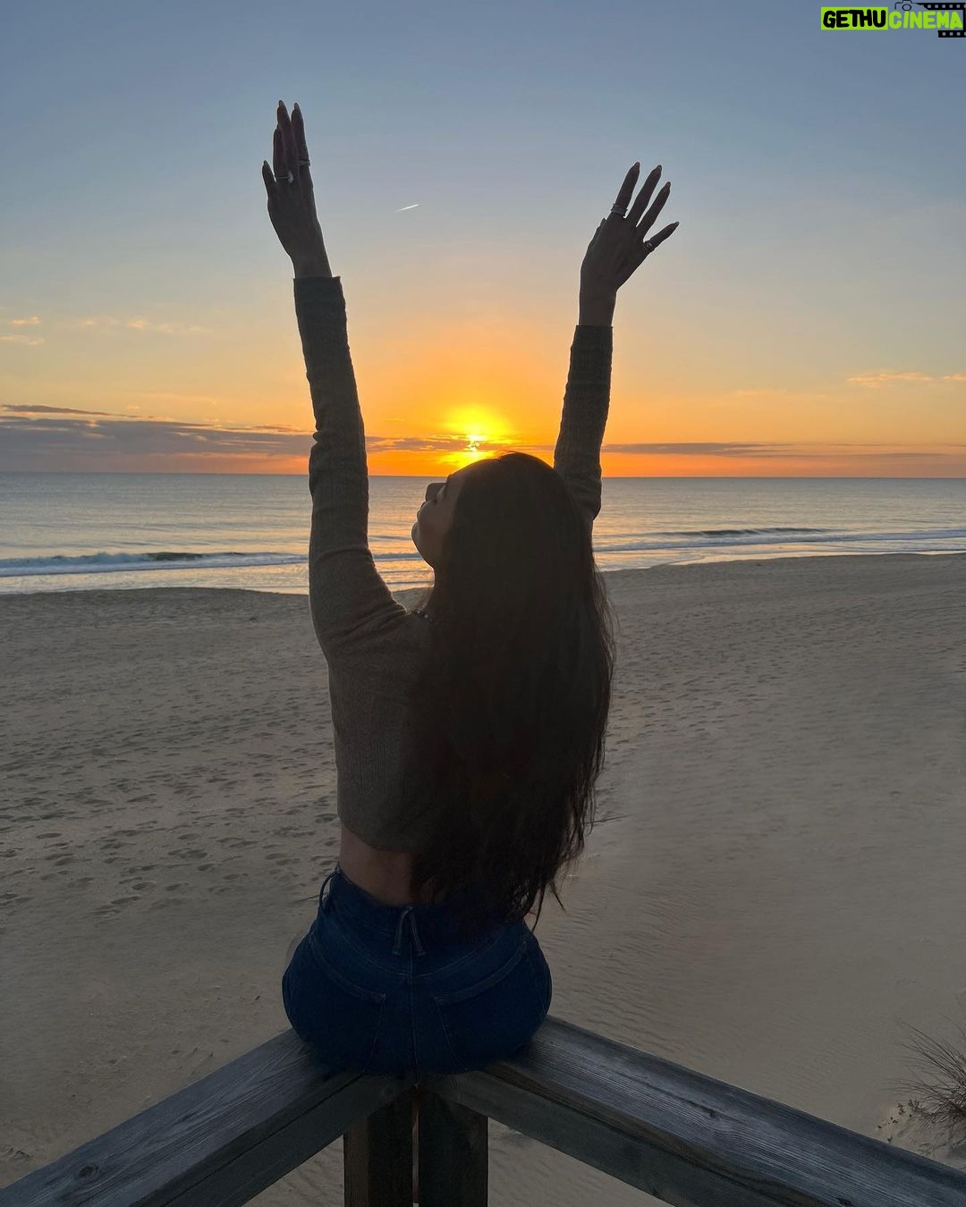Nicole Scherzinger Instagram - After 5 months without a break, got to get away for the weekend. Feel the sun again on my skin. Eat everything in sight. Breathe. Let go. And finally take it all in…
