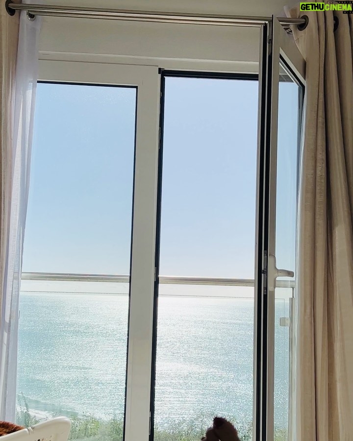 Nicole Scherzinger Instagram - After 5 months without a break, got to get away for the weekend. Feel the sun again on my skin. Eat everything in sight. Breathe. Let go. And finally take it all in…