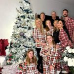 Nicole Scherzinger Instagram - Merry Christmas and Happy Holidays from the Scherzy’s! So grateful my family could be with me here 🇬🇧 during my favorite time of year 🥹 Thank Jesus for all your abundant blessings. Praying for joy and peace for everyone during this season 🙏🏽❤️