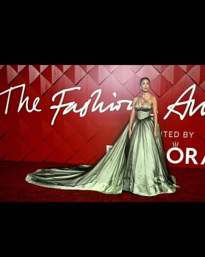 Nicole Scherzinger Instagram - Thank you @britishfashioncouncil for having us last night at the #FashionAwards 

A special thanks to British designer @patrick__mcdowell who designed my custom made gown from a biodegradable sustainable fabric 🌱

@davebenett @britishvogue @donjuliotequila @edward_enninful