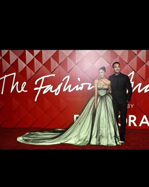 Nicole Scherzinger Instagram - Thank you @britishfashioncouncil for having us last night at the #FashionAwards 

A special thanks to British designer @patrick__mcdowell who designed my custom made gown from a biodegradable sustainable fabric 🌱

@davebenett @britishvogue @donjuliotequila @edward_enninful