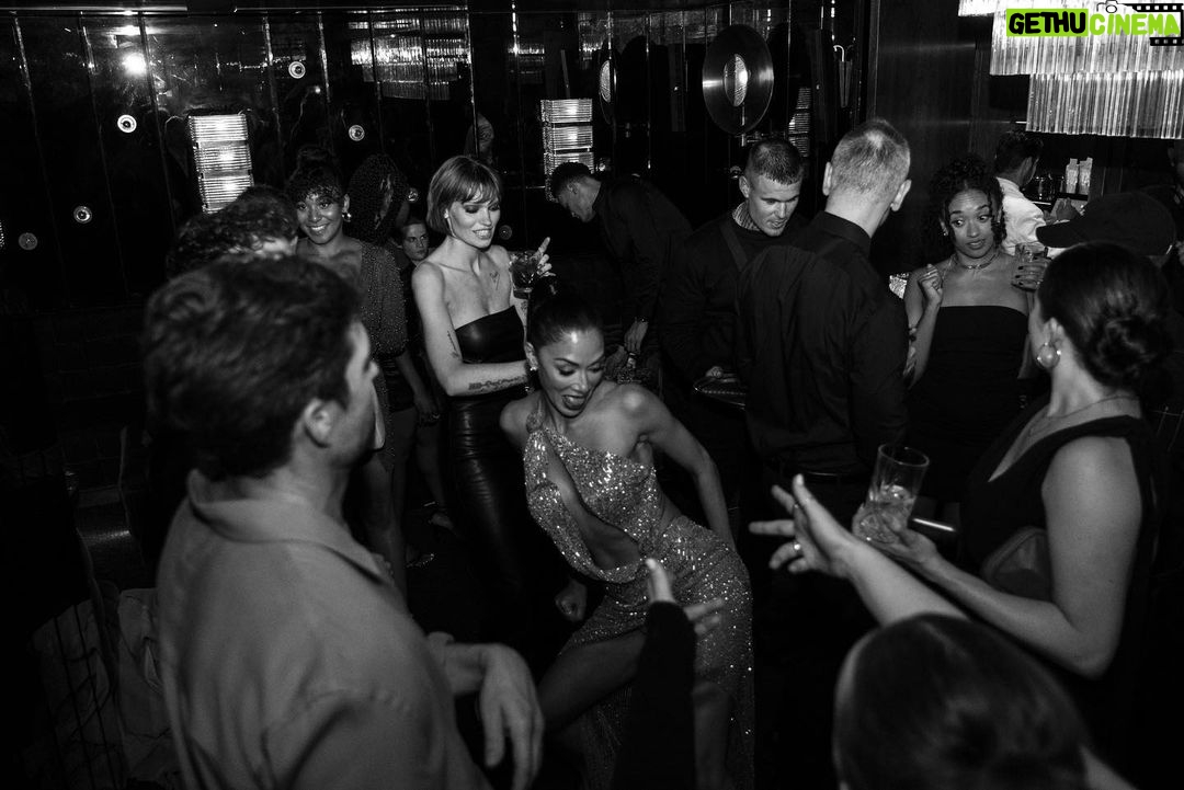 Nicole Scherzinger Instagram - @sunsetblvdmusical knows how to after party! 🖤🍾