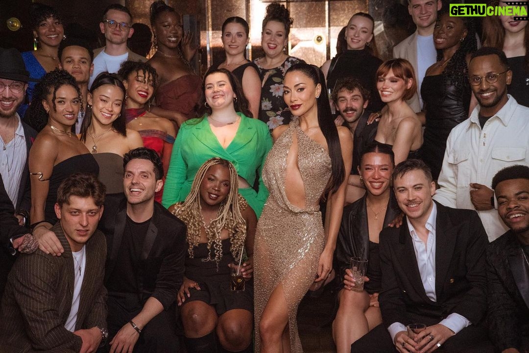 Nicole Scherzinger Instagram - What an absolutely divine evening! Thankyou to my dear friend @joeyghazal for throwing the most exquisite @sunsetblvdmusical cast party at @themainemayfair in celebration of our show! ♥️🥂