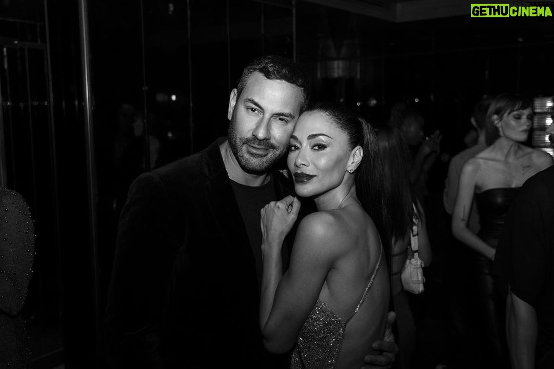 Nicole Scherzinger Instagram - What an absolutely divine evening! Thankyou to my dear friend @joeyghazal for throwing the most exquisite @sunsetblvdmusical cast party at @themainemayfair in celebration of our show! ♥️🥂