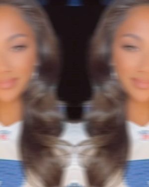 Nicole Scherzinger Instagram - Tonight’s @NFL look for @maskedsingerfox 🦋💫

My glam team never misses 🏈