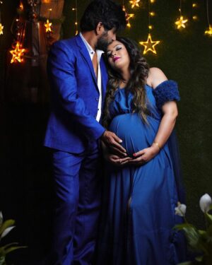 Nidhi Jha Instagram - Adding a new chapter to our love story🧿✨
Baby arriving soon!
 

Photography- @iam_tusharjha ♥️
HAPPY MAHASHIVRATRI🔱

#nemonikkuforever🧿❤️